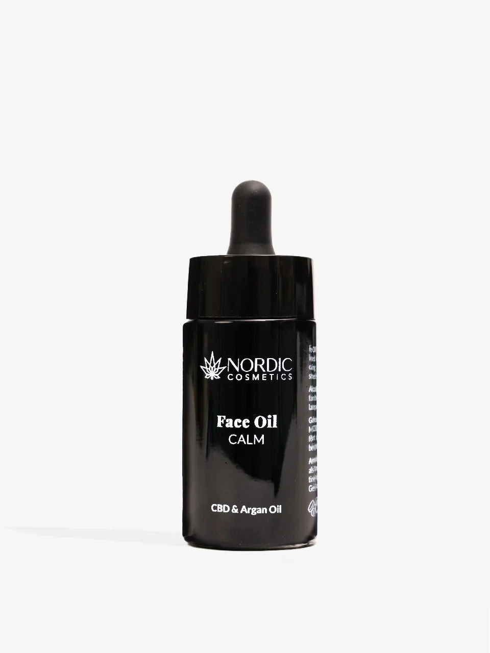 Gesichtsöl von Nordic Cosmetics auf weißem Hintergrund